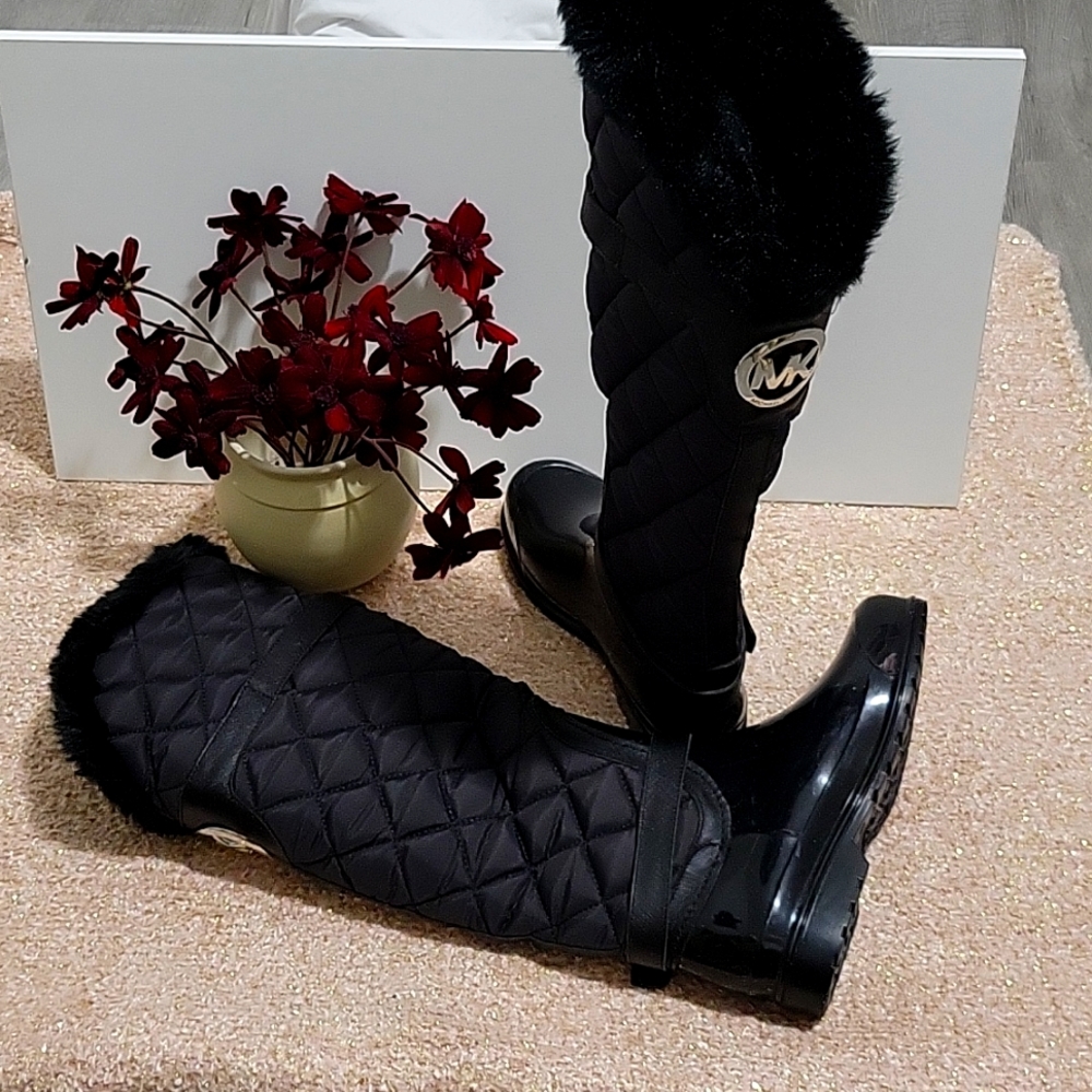 Knee high winter boots mk